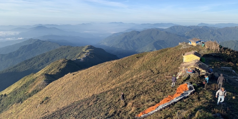 Take off site - viewpoint at 4,000m. The High Camp from where we walked up this morning is hardly seen in the distance.