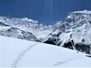 Read more about the article 5 niebezpieczeństw podczas trekkingu w Nepalu i jak im zapobiec