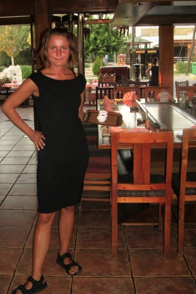 waitress-cyprus
