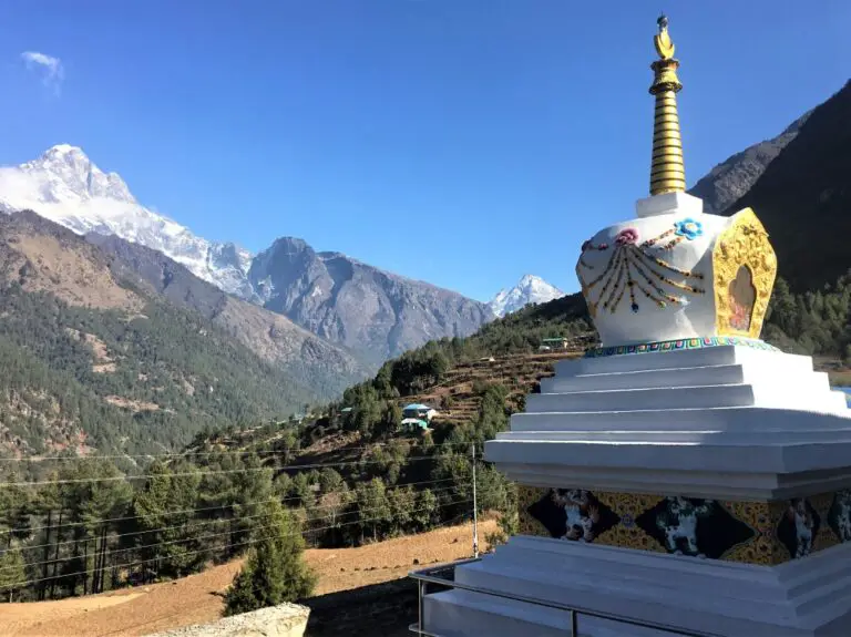 EBC trek - day 1 - stupa