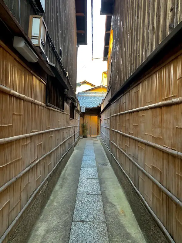 Mała uliczka  w Kioto