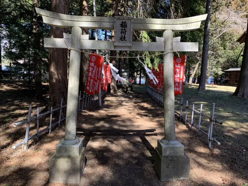 Fujiomurosengen Shrine little tori