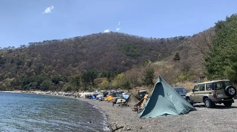 Camping under Mount Fuji Lake Motosu
